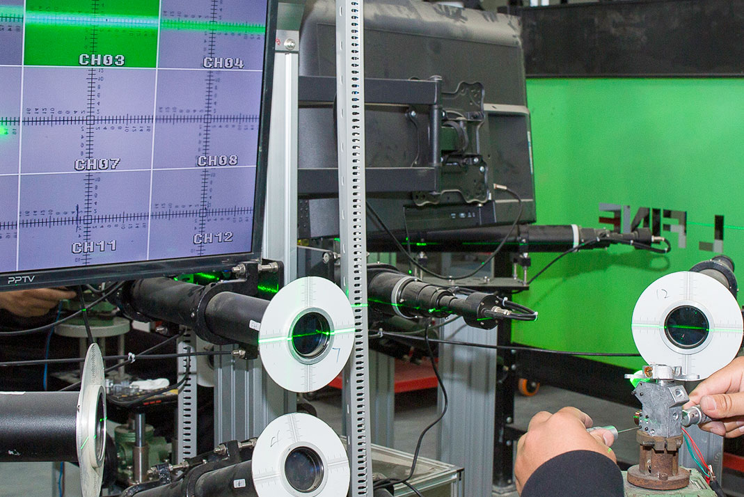 What are the specific comparative data between laser level and traditional ink fountain in construction efficiency?